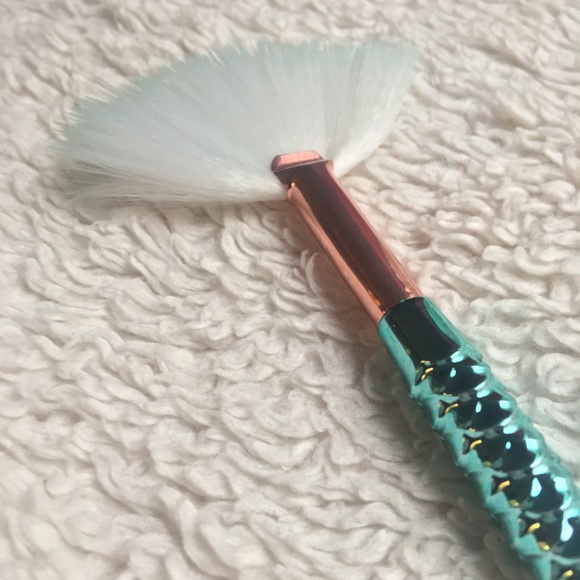 Brand New Mermaid Makeup Brush Set - Picture 5 of 7